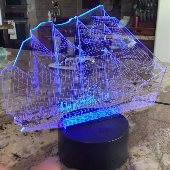 Light up ship display - Picture 4 of 8